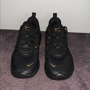 Nike Air Max Axis